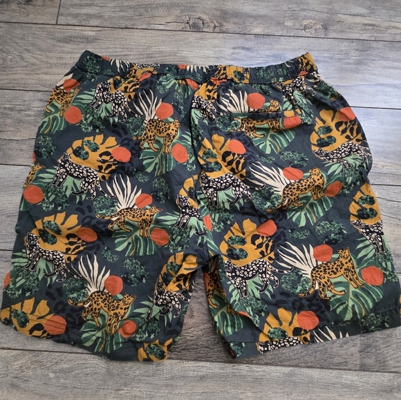 MASSIVE brand shorts size xlarge green, orange - Picture 2 of 10